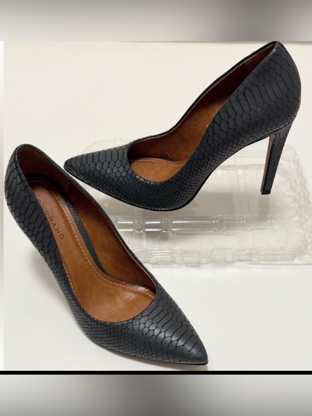 Carrano Dark Gray Snakeskin Leather Brazil Point Toe Stiletto Padded Pumps Shoe - Picture 2 of 8